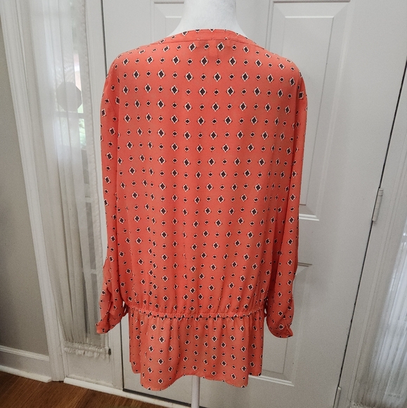 Chaus New York Salmon Geometric Roll Up Sleeve with Tie Sides Blouse Size XL - Picture 9 of 9
